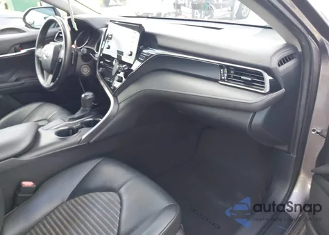 2021 Toyota Camry Se z USA, uszkodzony, nr VIN 4T1G11AK2MU590620